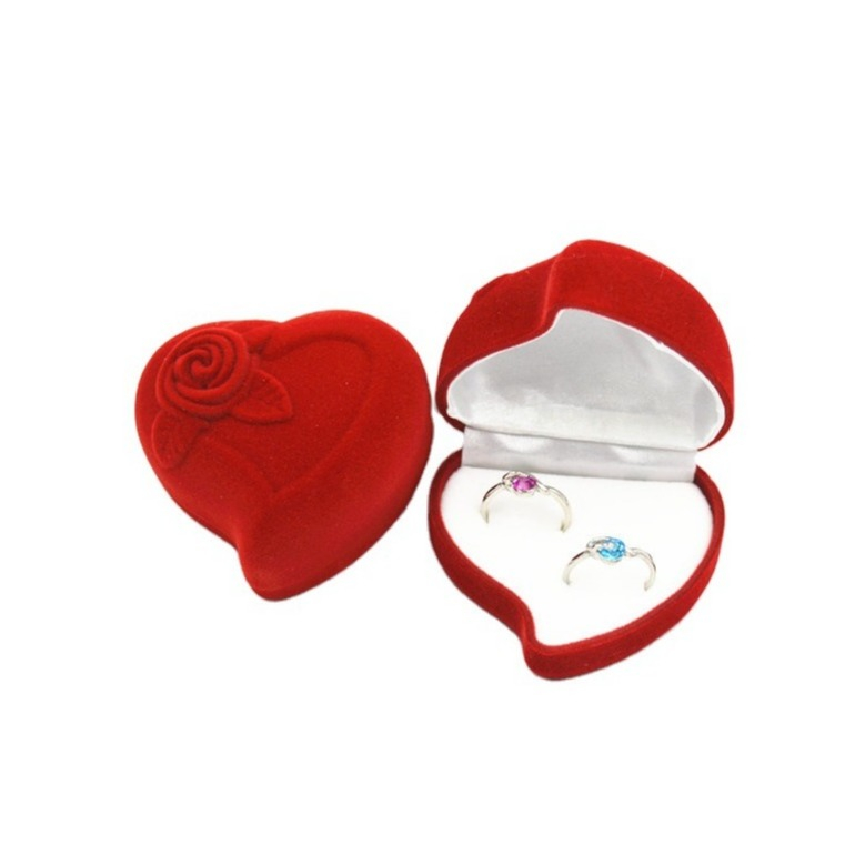 Image of (6x6x4cm) Herz Ringschatulle Samt Schmuck Organizer Box für Ringe / Ohrringe - Rot / Weiss bei Apfelkiste.ch